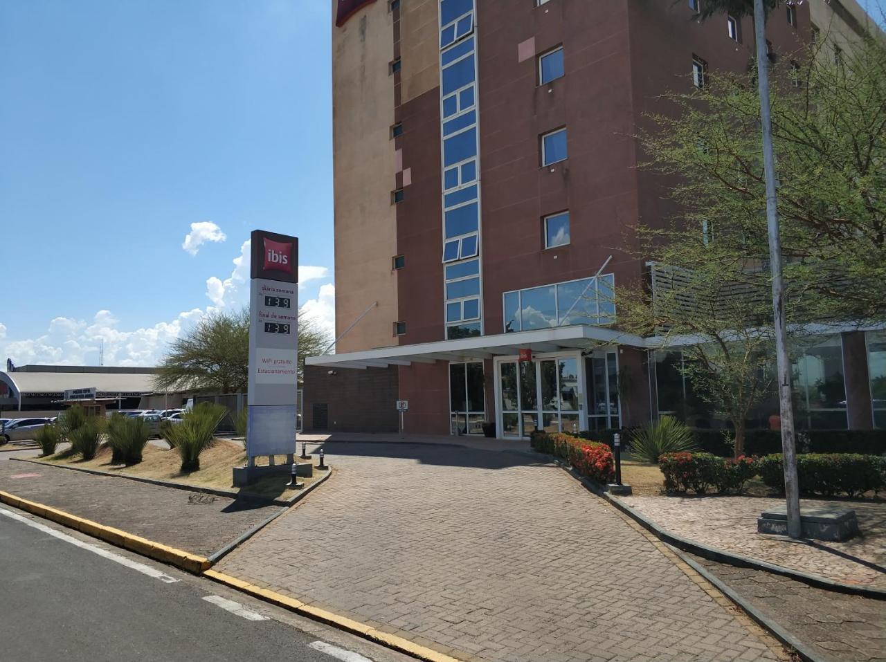 Hotel Ibis Lins Eksteriør bilde